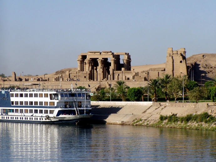 Private transfer arrival in Aswan beside the River Nile